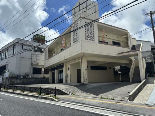 Spacious 2LDK House with Indoor Parking in Kanegusuku, Haebaru, Okinawa