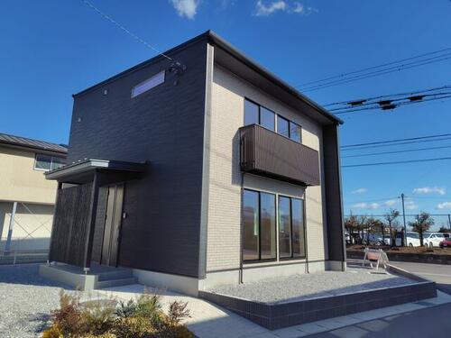 Near-New 3SLDK Wooden Home with Tenryu Timber in Hamamatsu Nakase, Shizuoka