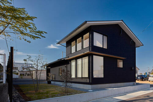 Bright, Renovated Home with a Wide Built-In Garage in Mitani-cho, Takamatsu, Kagawa