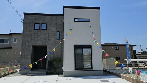 Modern, Move-In-Ready 3LDK Home in Nishihama, Wakayama