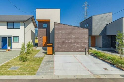 Bright, Modern 2SLDK Home in Ueda's Furusato, Ueda, Nagano