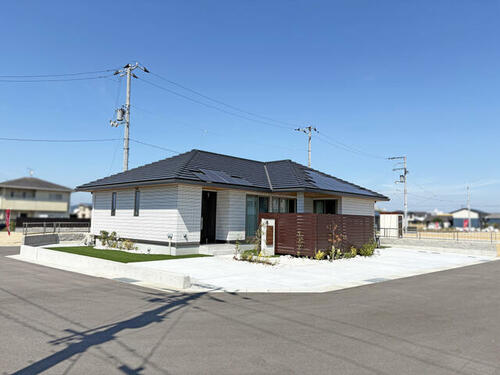 Nearly new 3LDK steel-frame home with garden and solar in Enza-cho, Kagawa