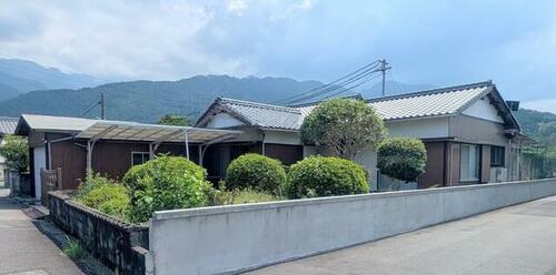 Single-Story 5DK with Tatami Rooms and a Large Garden in Ojoin, Ehime