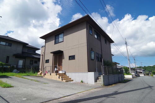 Bright Fully Renovated 5LDK Home in Peaceful Myoenji in Kagoshima
