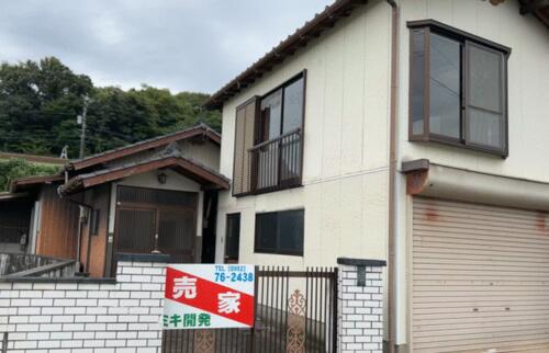 Renovation-Ready Wooden Home 3 Minutes from Higashitaku Station, Taku, Saga