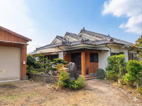 Single-Storey Wooden Home with a Spacious Garden in Kanoya, Kanoya, Kagoshima
