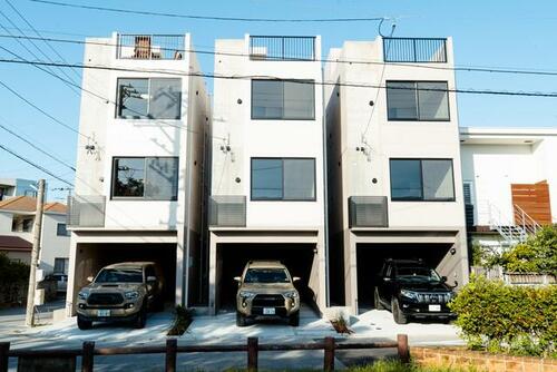 北谷町宮城の築浅・鉄筋コンクリート造3LDK、北谷町