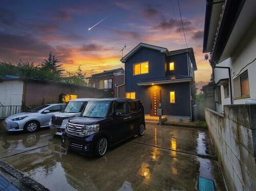 Modern 4LDK Home with Garden and Four-Car Parking in Matsubushi, Matsubushi, Saitama