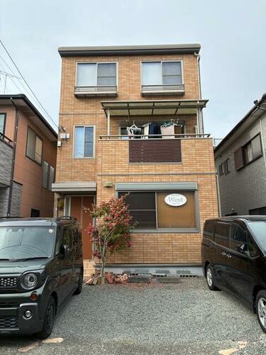 Bright 3-Story 5SLDK Home with Solar Power in Gokanijima, Fuji in Shizuoka