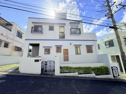 Bright 3LDK RC Home with Tatami Room & Parking in Historic Shuri, Naha in Okinawa
