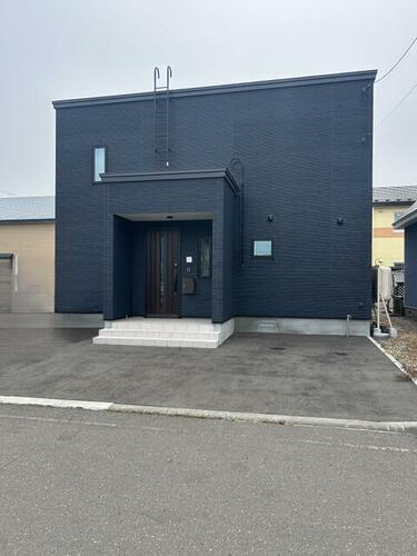 Modern 4SLDK Wooden House Near Nishikioka Station, Hokkaido