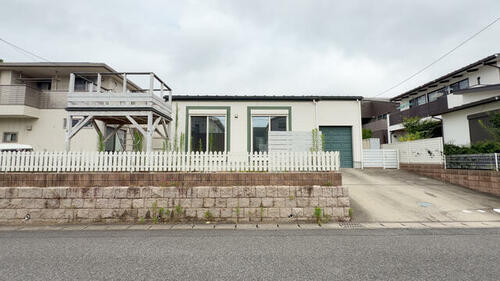 Single-Story Home with Garage and Terrace in Yachiyo, Yachiyo, Chiba