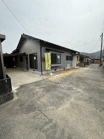 Fully Renovated 4LDK House with Garden in Quiet Sanyo-Onoda, Osaka