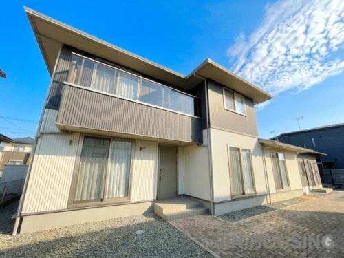 Versatile 5LDK Home with Separate Single-Story Building in Ota, Ota, Gunma