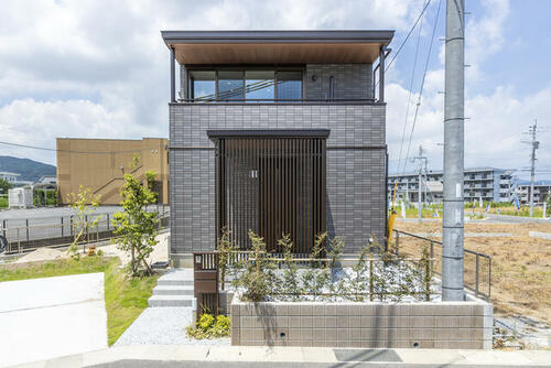 Bright Modern 3LDK Home with Solar Power in Amakubo, Kanda, Kyoto