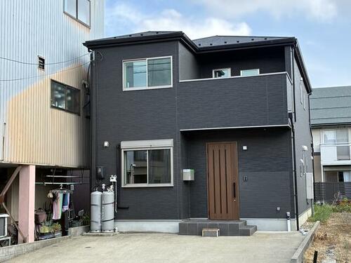 Bright 5LDK Home with Parking for Two in Terute, Fukui