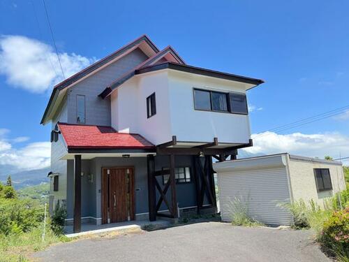 Wooden 2LDK House with Mountain Views and Warehouse in Kirishima Okubo, Kagoshima