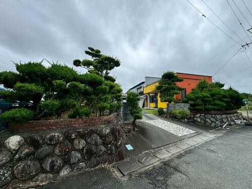 Spacious Wooden 4SDK with Office/Warehouse on a Large Lot in Daio-cho Ahena, Mie
