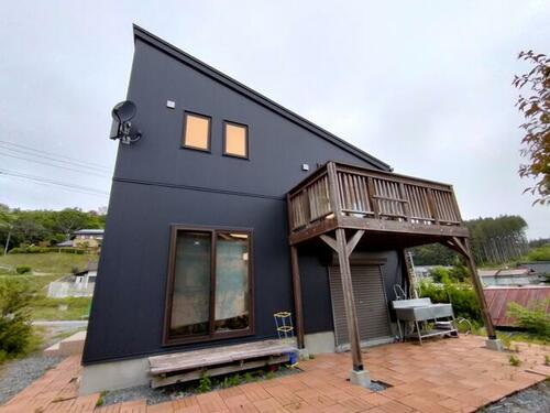 海を望むウッドバルコニーと広い敷地が魅力の陸前高田市の戸建て、陸前高田市