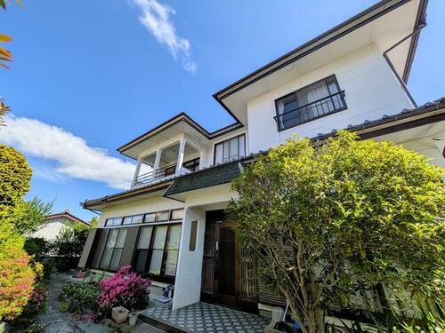 Spacious 8K Home with Tatami Rooms and Garden in Tomita-machi, Koriyama, Fukushima