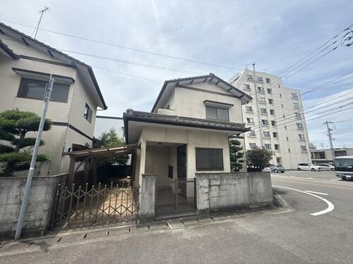Spacious 5DK Wooden House 8 Min from Marugame Station – Renovation Potential in Kagawa