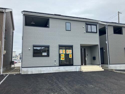 Nearly New 4LDK Wooden House with Roof Balcony in Takaoka’s Mizuho-cho, Toyama