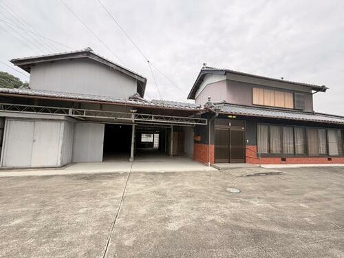 Spacious Unrenovated 6DK Wooden House on a Large Lot in Mima, Tokushima, Tokushima