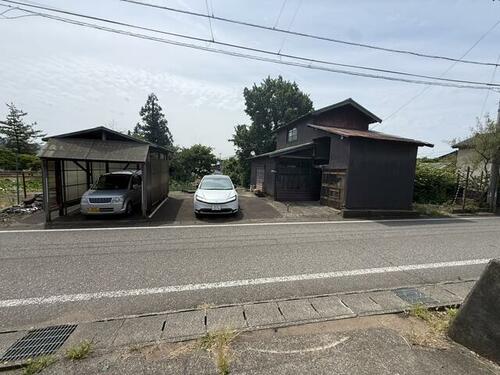 Traditional 6SDK Home with Generous Grounds in Kariwa, Kariwa, Niigata