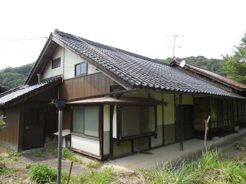 Single-Story 5DK Home with Large Plot in Ohtani-cho, Masuda, Shimane