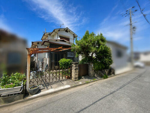 Two-Story 5DK Wooden House with Garden in Nishihama, Wakayama