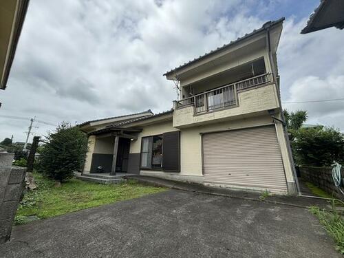 Spacious Unrenovated 4LDK Wooden Home with Garden in Minamisatsuma, Kagoshima