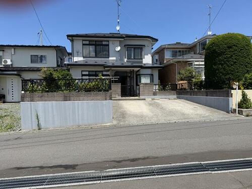 Spacious South-Facing 5LDK Wooden Home in Quiet Hachinohe, Aomori
