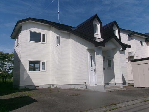 4LDK Home Near Shiraoi Station with Garden and Parking, Hokkaido