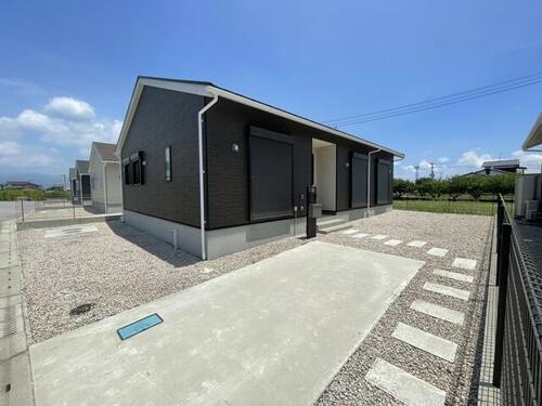 Modern Single-Story 4SLDK Home in Miyaki, Miyaki, Saga