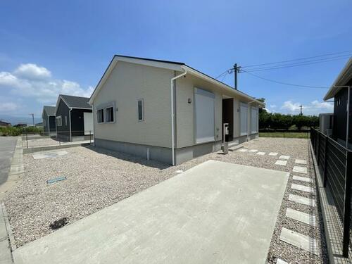 Modern Single-Story 4SLDK Home in Quiet Miyaki, Miyaki, Saga