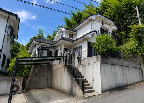 Sunny 3LDK Wooden House with Tatami, 8 Min to Furugō Station in Oita