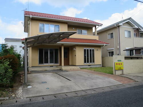 Bright 4LDK Wooden Home with Free Parking near Kita-Moka Station in Tochigi