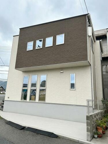 廿日市市地御前駅徒歩1分、築浅4LDKの木造戸建て住宅、廿日市市