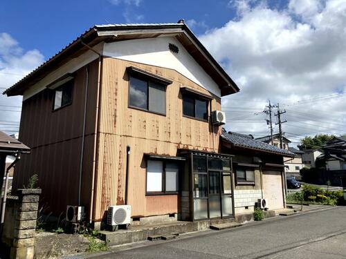 Spacious 5DK House Near Sando-mu Nishi Station in Sabae in Sabae