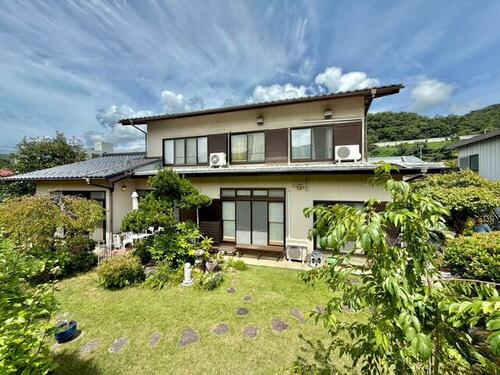 Spacious 8DK Home with Garage and Garden in Otsuki in Otsuki