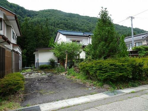 Spacious 6DK House Near Hideshio Station with Renovation Potential, Shiojiri