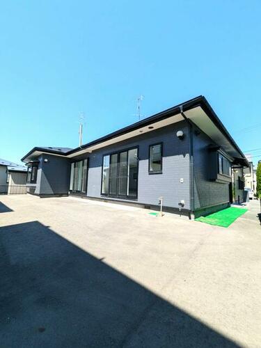Sunny South-Facing 3LDK Wooden House with Island Kitchen in Hachinohe, Aomori