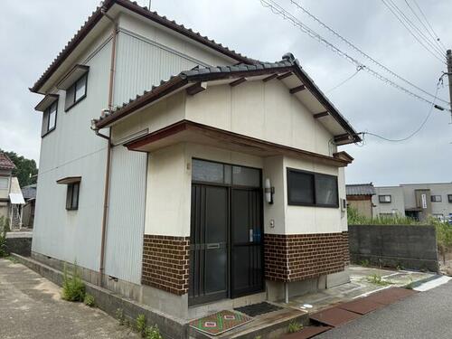 Unrenovated 6DK Wooden House in Wakura Onsen Area in Ishikawa