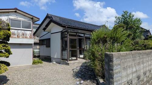 Unrenovated 4DK Wooden Bungalow on a Generous Lot in Tsuruoka, Yamagata
