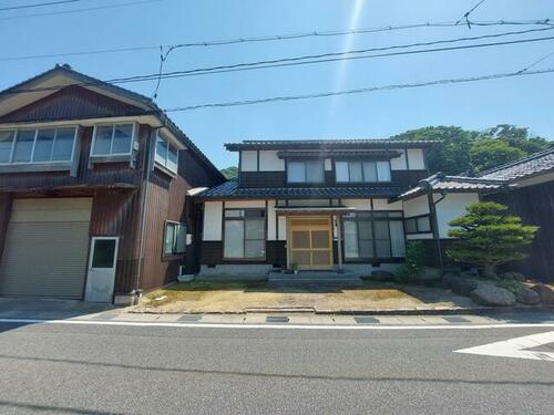Spacious 6LDK Wood House in Uratomi, Tottori, Tottori