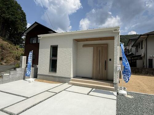 Bright Single-Story 3LDK Home with Spacious Land in Yunoki, Ozu, Ehime