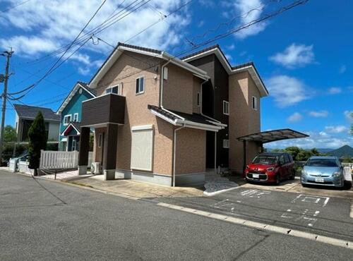 Bright 5LDK Wooden Home with BBQ Garden & 3-Car Parking in Sasebo in Nagasaki