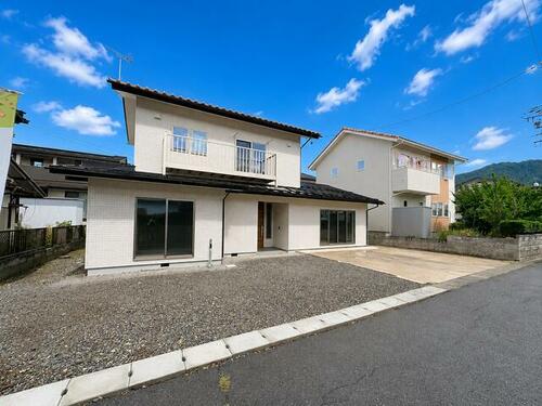 Fully Renovated 4LDK Home with Balcony in Nakano, Nagano, Nagano