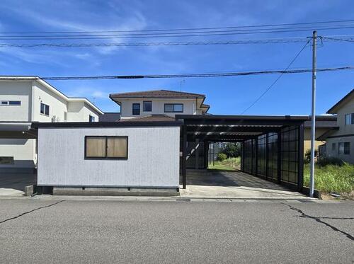 Spacious 5LDK All-Electric Wooden Home with 3-Car Port in Hakusan in Ishikawa