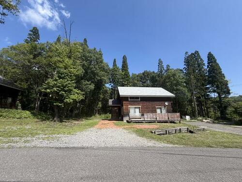Bright 3LDK Wooden Home on a Vast Lot in Peaceful Shinano-machi in Nagano